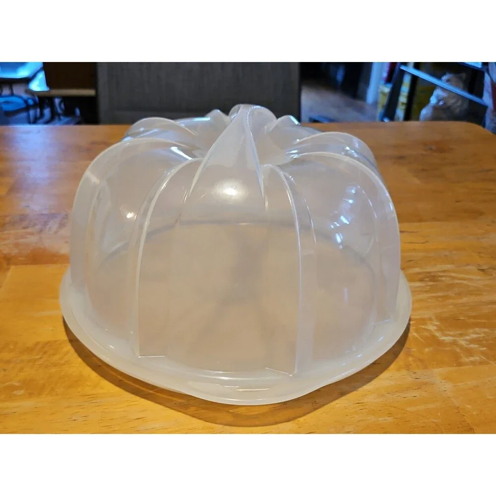 Nordic Ware Sheer Deluxe Bundt Cake Keeper  Holder Twist And Lock Dome Lid 11”